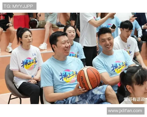 足坛巨星携手篮坛传奇共绘体坛荣耀新篇章 足坛巨星携手篮坛传奇共绘体坛荣耀新篇章