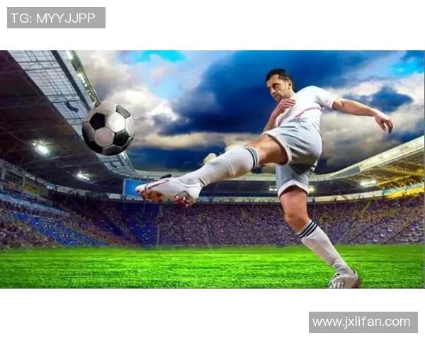 足球后场球星崛起:重新定义防守与进攻之间的完美平衡 足球后场球星崛起:重新定义防守与进攻之间的完美平衡