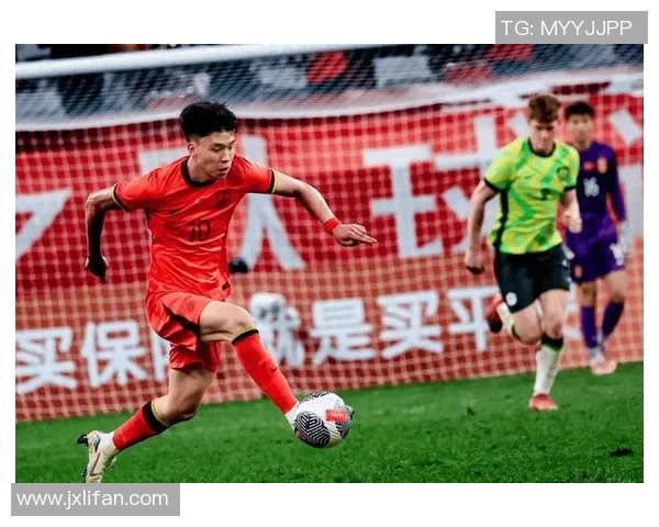 足球新星崭露头角成为国家队核心球员备受瞩目展现无限潜力