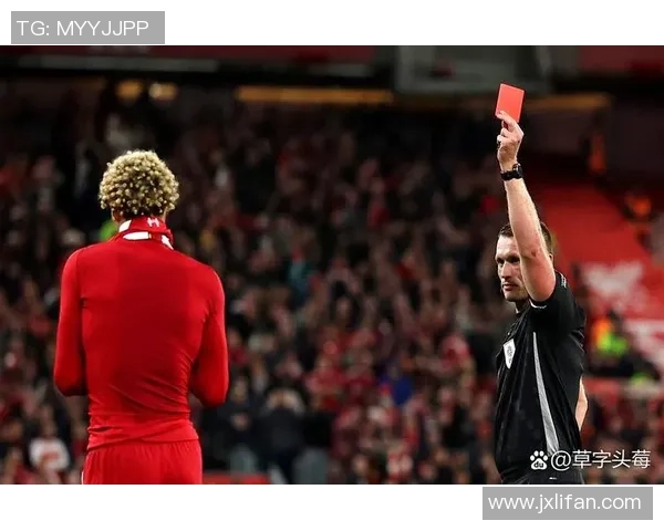 足球球星公开不屑球迷行为引发热议 球迷与球员关系再度紧张