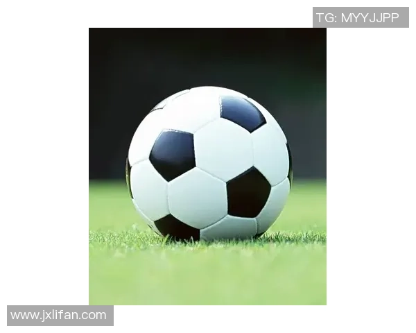 足球球星限量版地铁卡套设计与收藏价值解析